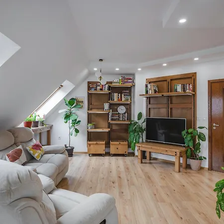 Charming & Cozy 2bd With Natural Light By Flat Mаnager شقة صوفيا